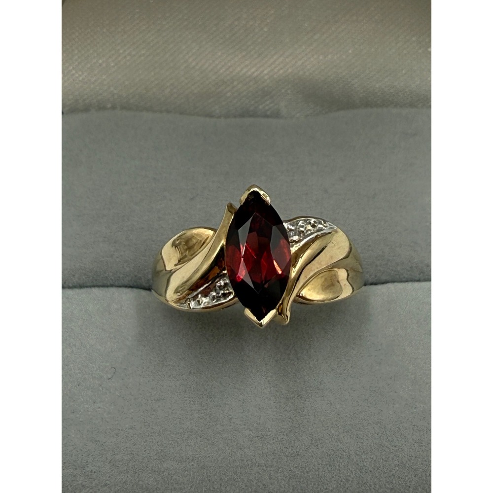 Exquisite 10K Yellow Gold Marquise Garnet Diamond Accent Ring Size 6.5 3g